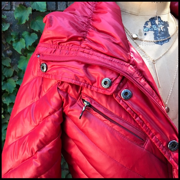 Guess Puffer Coat - Picture 4 of 5